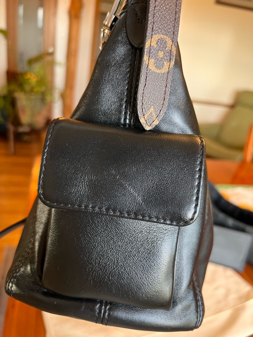 Louis Vuitton CarryAll Cargo Vibe PM - Picture 7 of 17